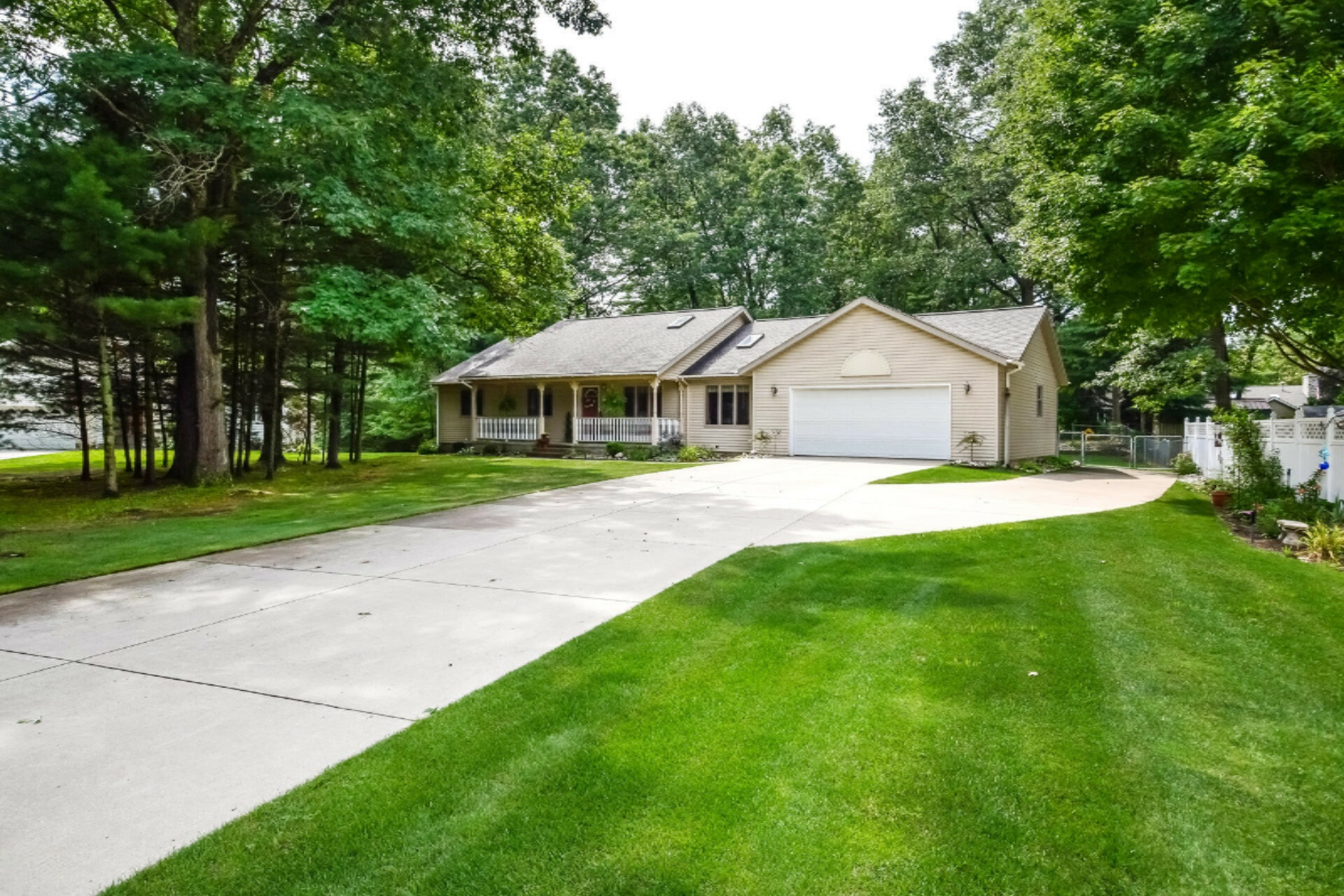 Property Photo:  3739 Timberwood Court  MI 49444 