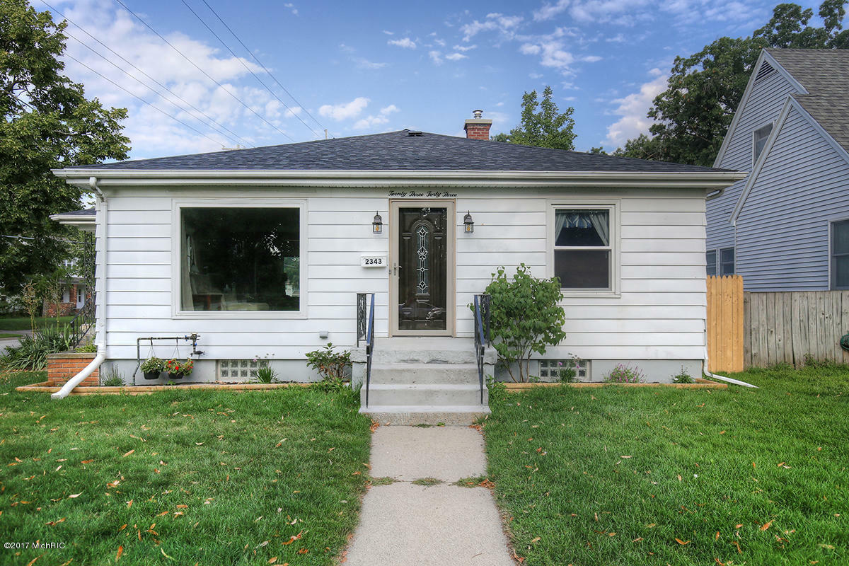 Property Photo:  2343 Everest Avenue SE  MI 49507 