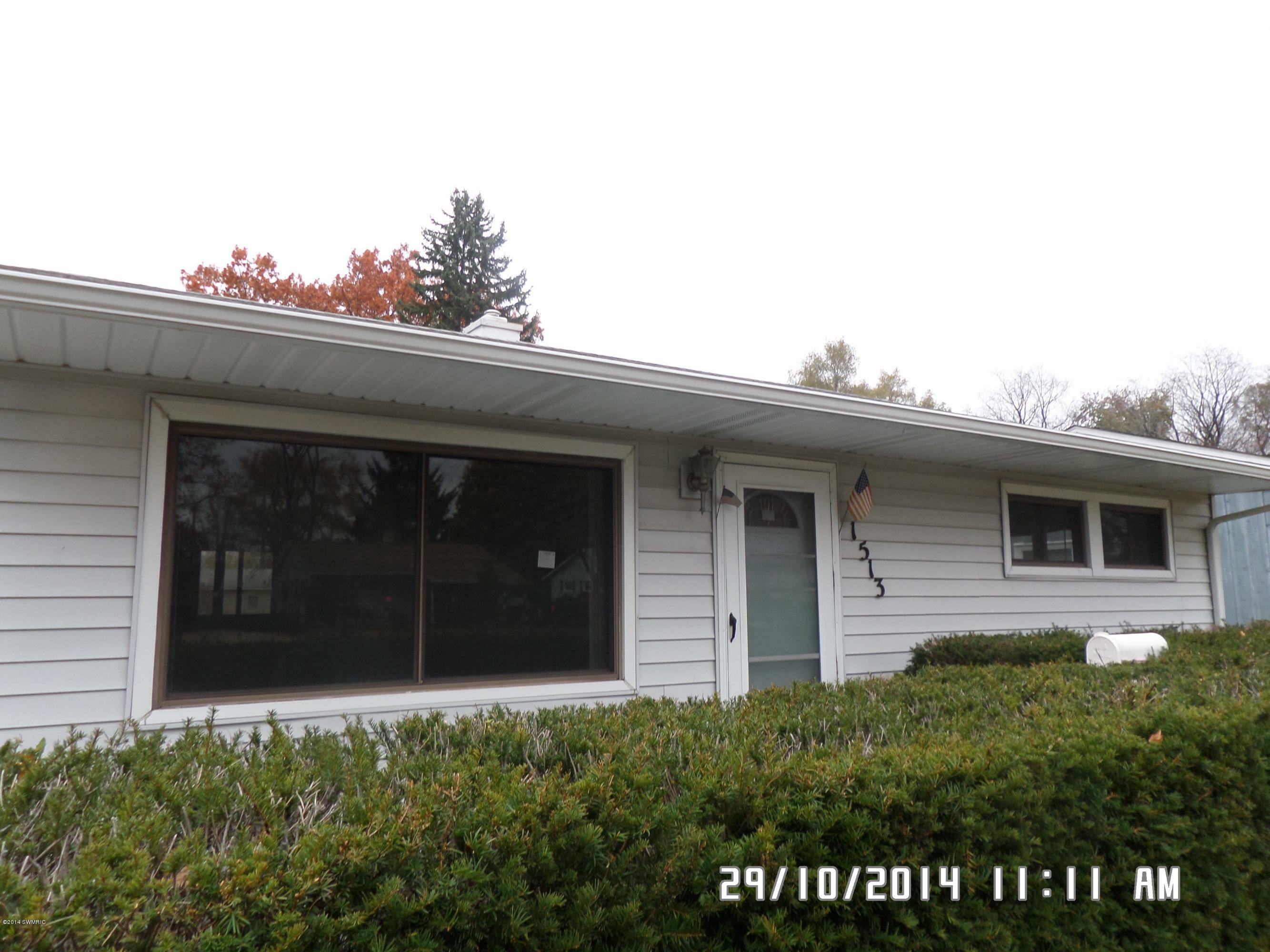 Property Photo:  1513 Sheffield Avenue  MI 49120 