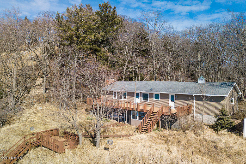 Property Photo: 3915 N Scenic Drive MI 49445