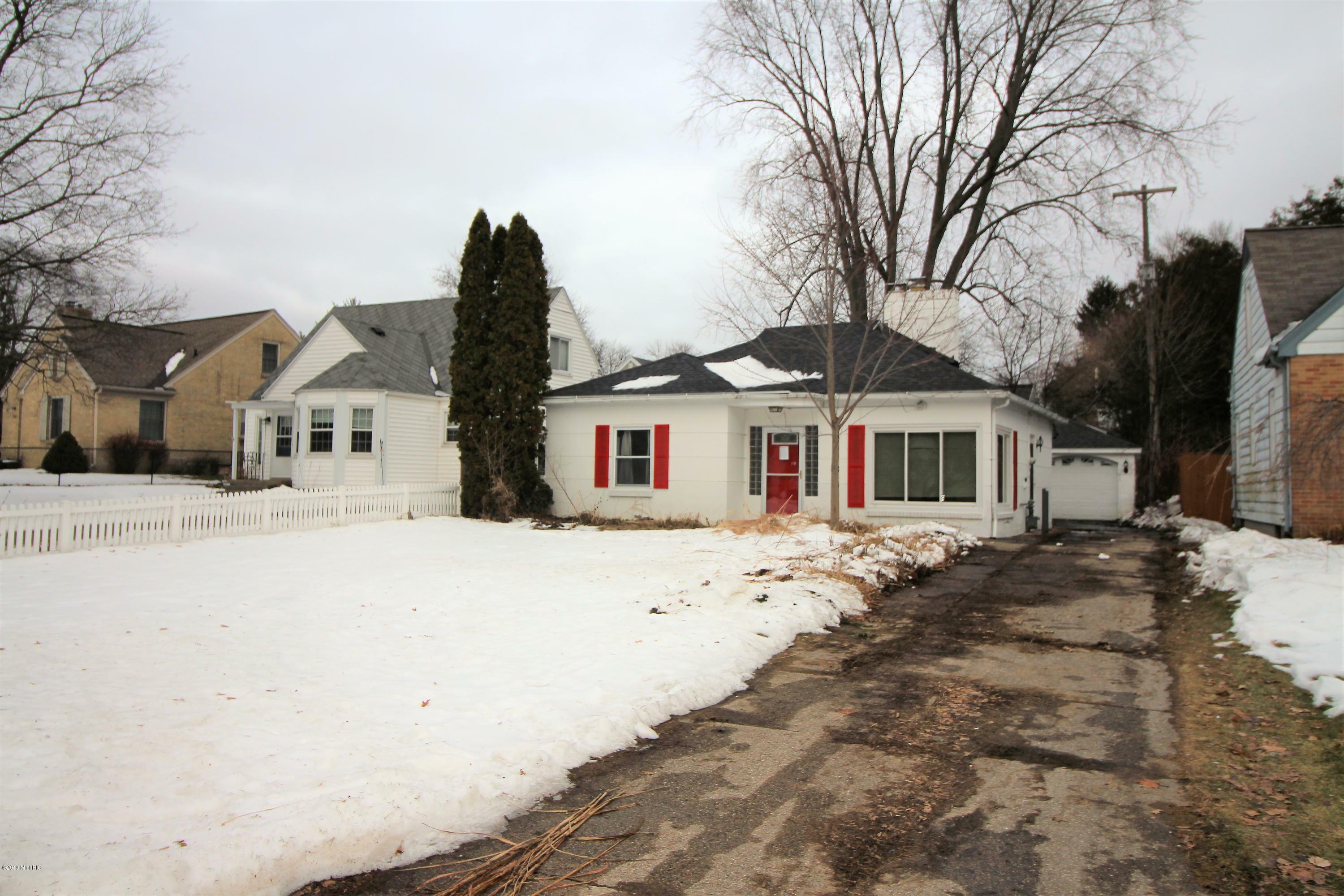 Property Photo:  514 Shawmut Boulevard NW  MI 49504 