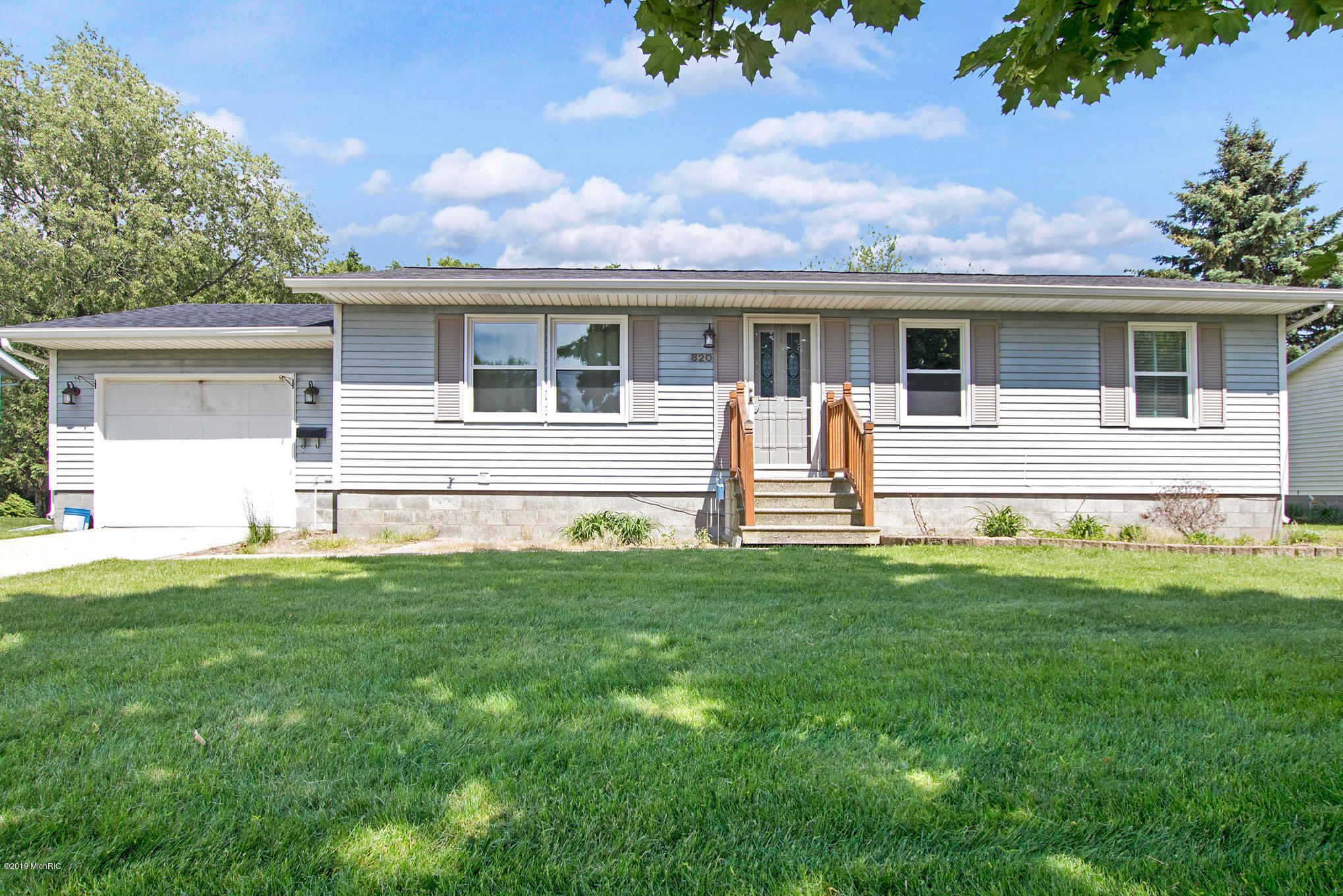 Property Photo: 820 S Hopkins Street MI 49417
