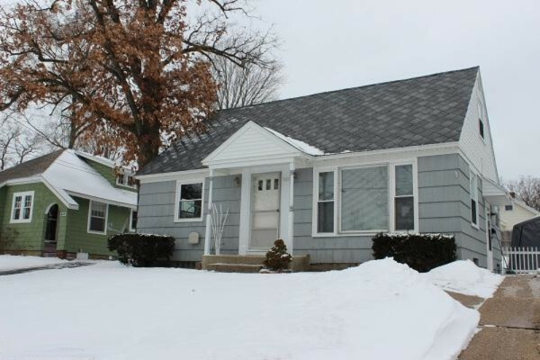 Property Photo:  865 Beechwood Street NE  MI 49505 