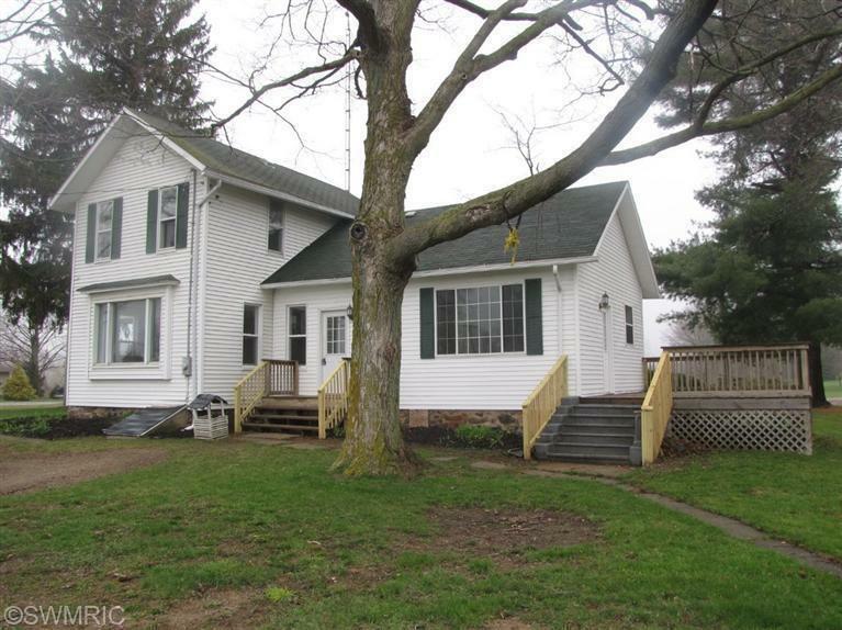 Property Photo:  5631 S Hillsdale Road  MI 49242 