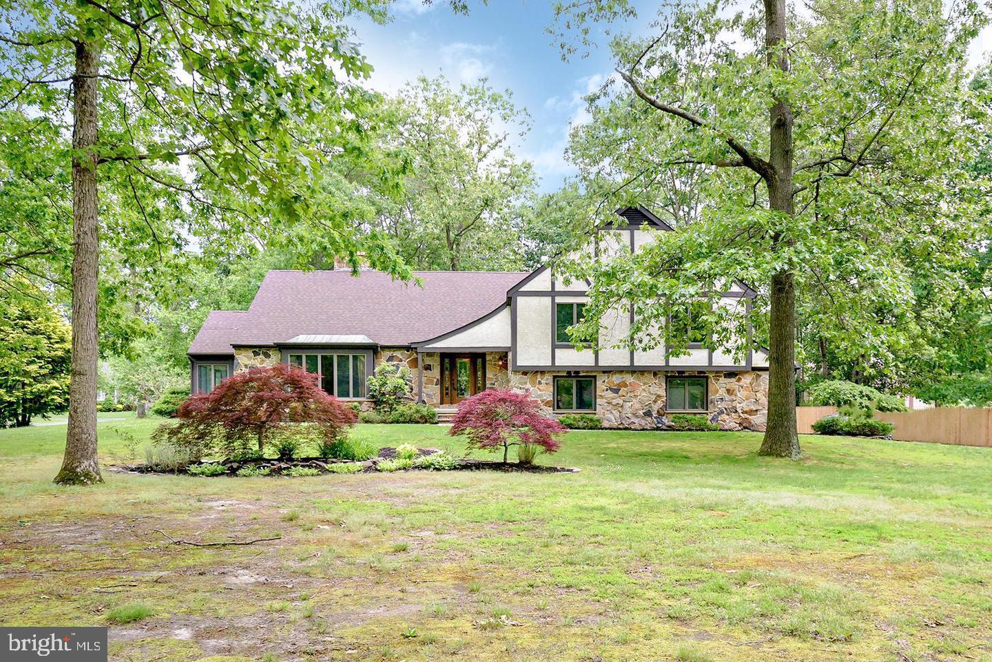 Property Photo:  142 S Grove Street  NJ 08081 