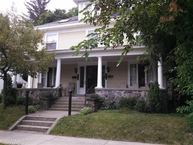 Property Photo:  1006 Cherry Street SE  MI 49506 