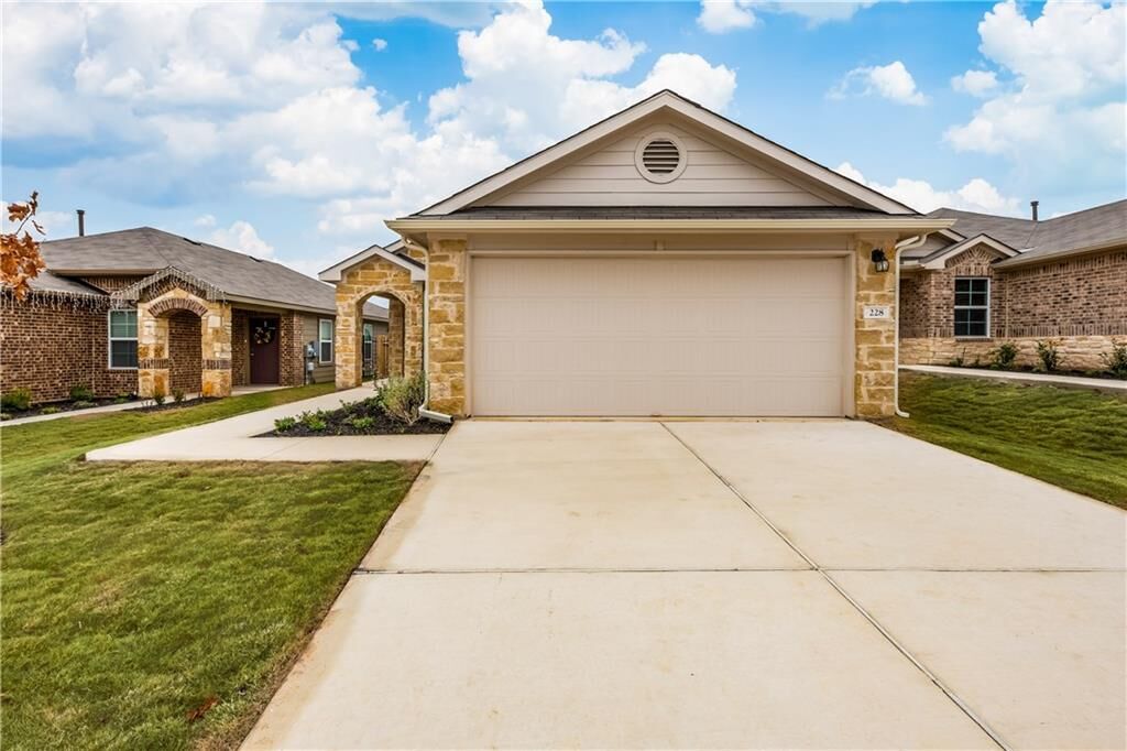 Property Photo: 228 Sandhill Piper Street TX 78641