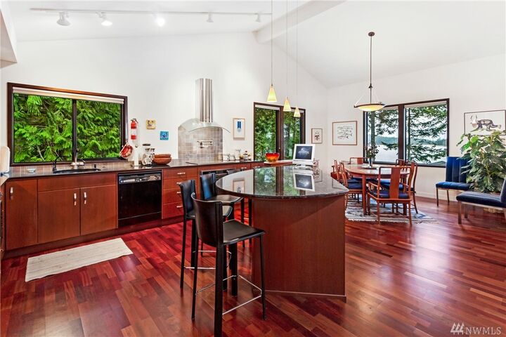 Property Photo: 184 Armadale Road 5 WA 98250