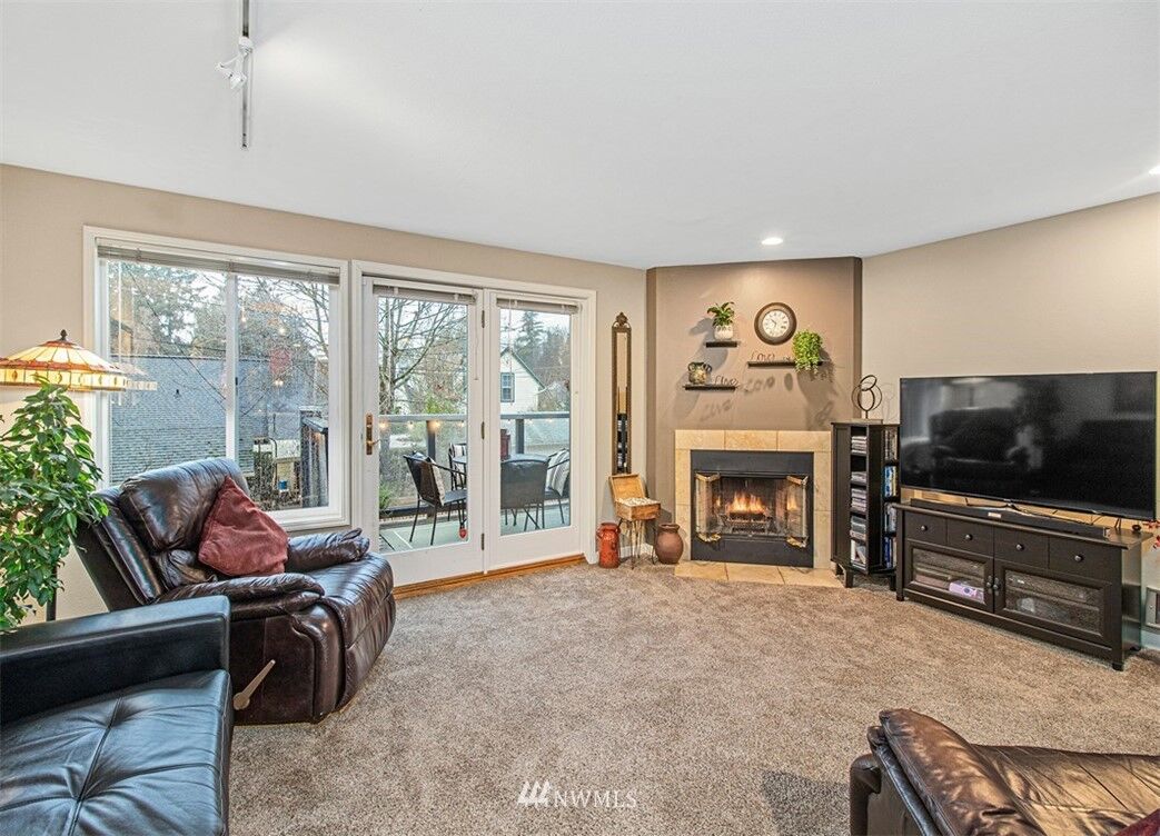 Property Photo: 1610 Park Avenue B-1 WA 98337