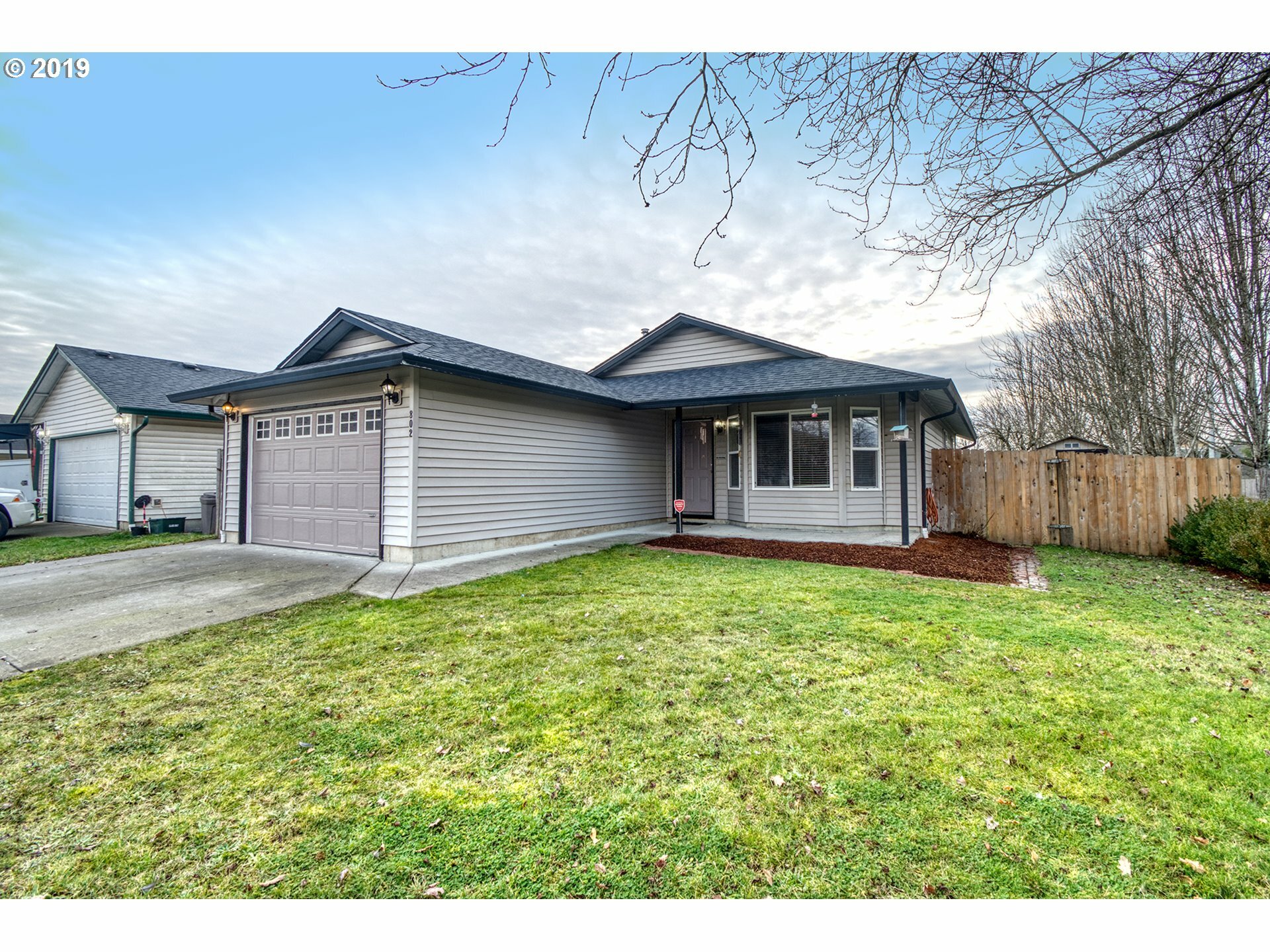 Property Photo: 802 SE Clark Ave WA 98604