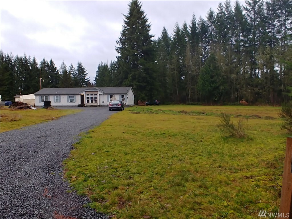 Property Photo:  919 135th Ave SE  WA 98290 