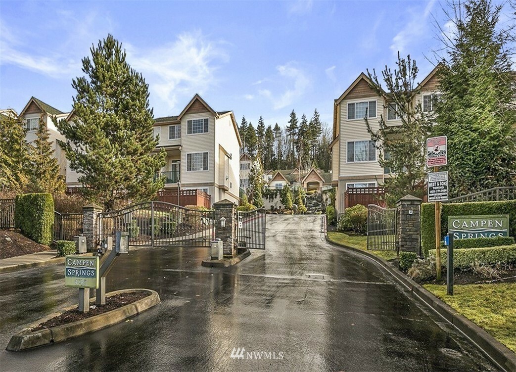 Property Photo: 4811 Shattuck Avenue S Cc102 WA 98055