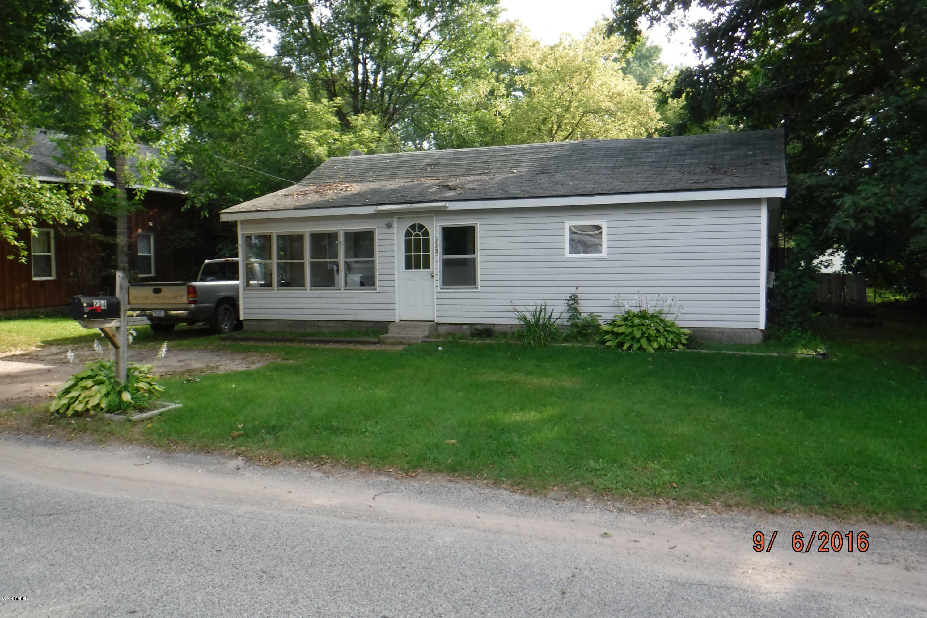 Property Photo:  234 6th Street  MI 49319 