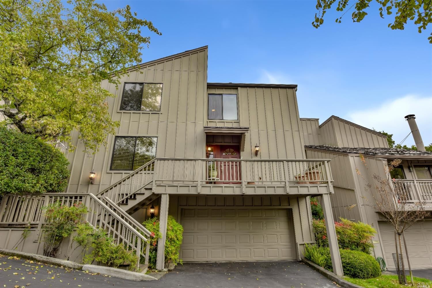 Property Photo:  8 Hawk Ridge Court  CA 94949 