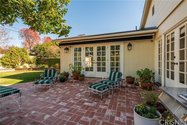 Property Photo: 13037 Hesby Street CA 91423