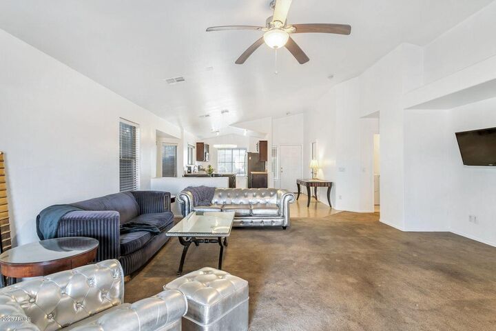 Property Photo:  2452 W Parkway Drive  AZ 85041 