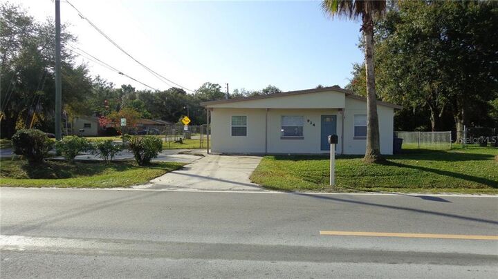 Property Photo:  924 Garden Street  FL 34744