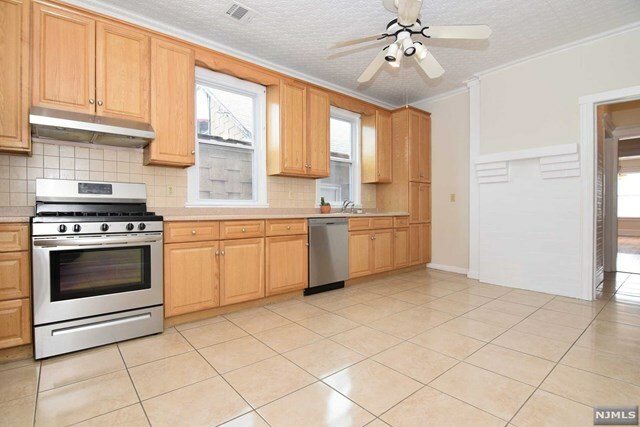 Property Photo:  422 Central Avenue 2nd Fl.  NJ 07029 