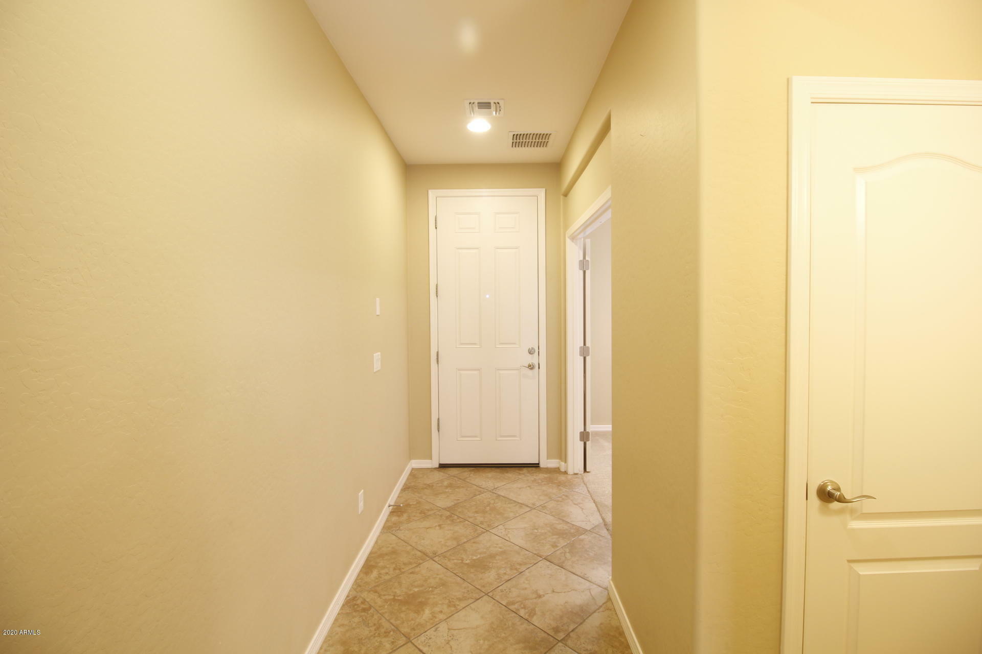 Property Photo: 1432 E Goldcrest Street AZ 85297