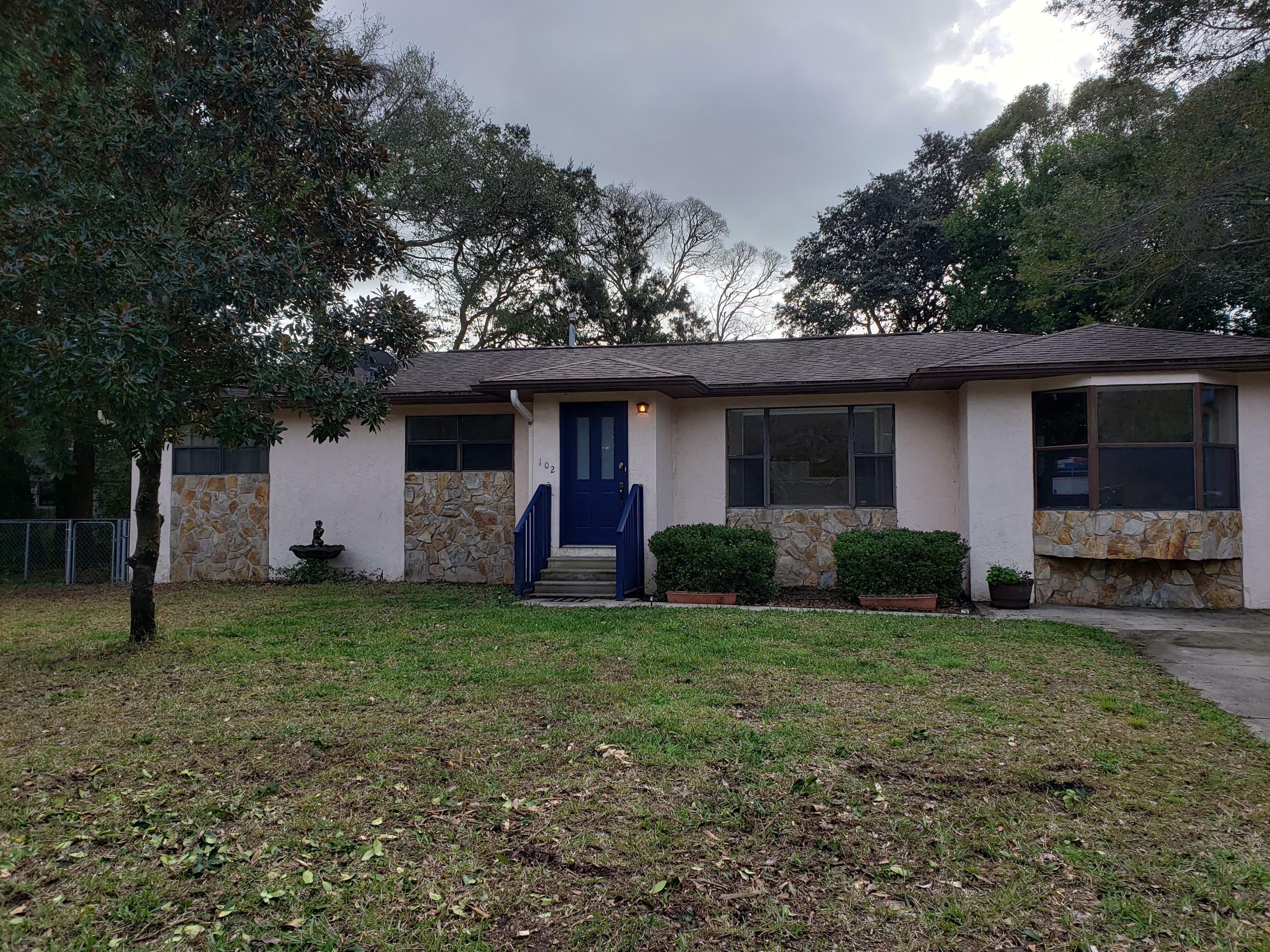 Property Photo: 102 NW Moriarty Street FL 32548