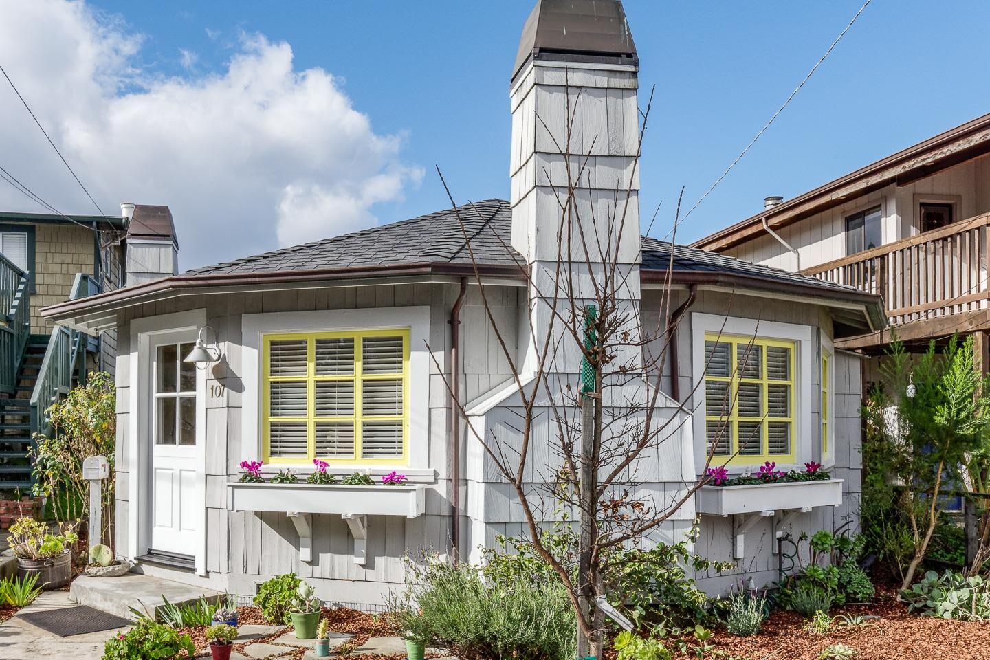 Property Photo:  107 Cayuga Street  CA 95062 