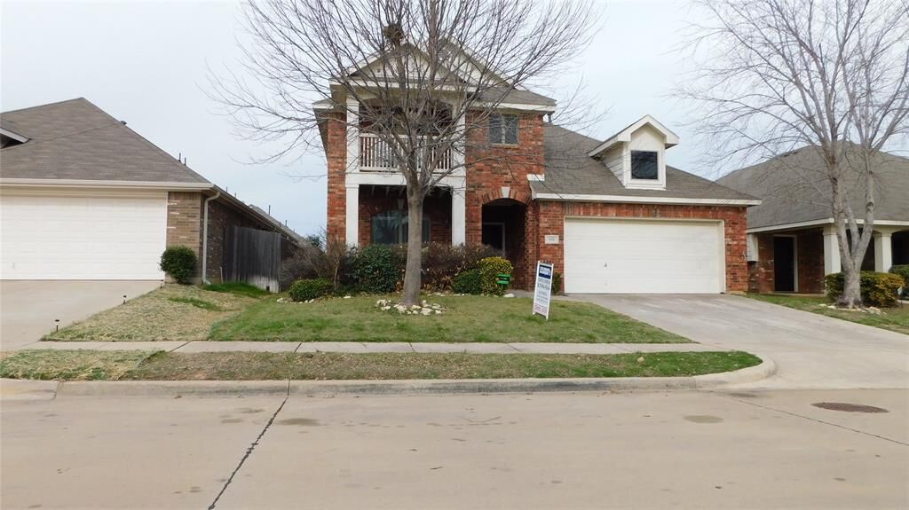 Property Photo:  633 Minkel Drive  TX 76036 