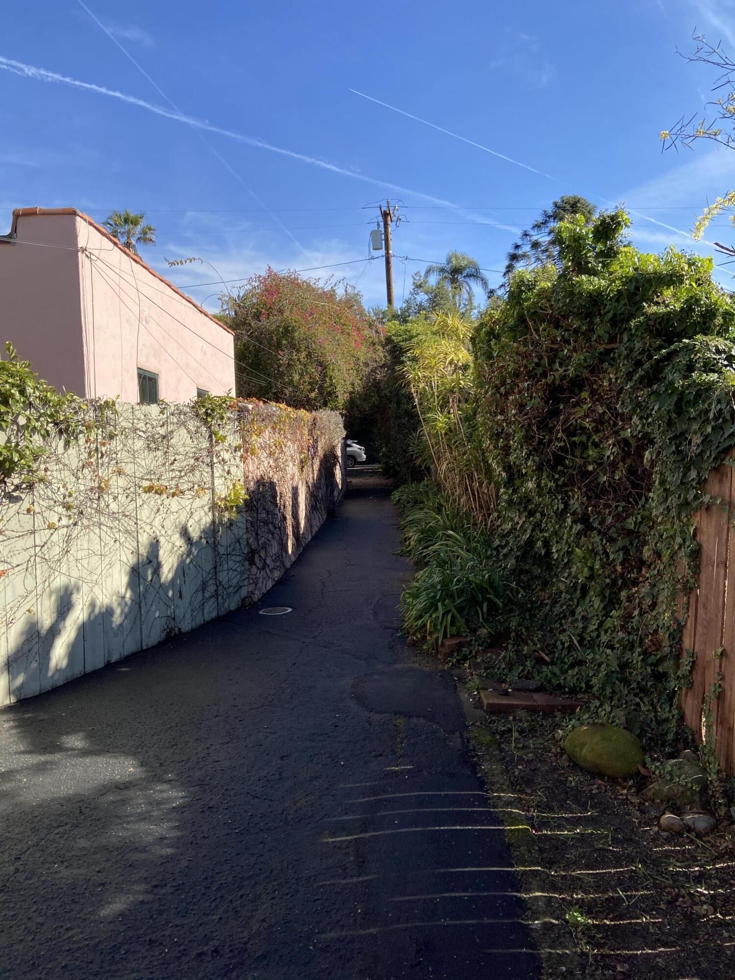 Property Photo:  269 Oak Rd  CA 93108 
