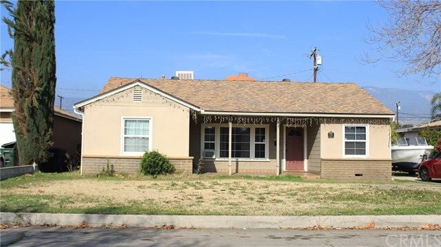 Property Photo:  546 Country Club Lane  CA 92404 
