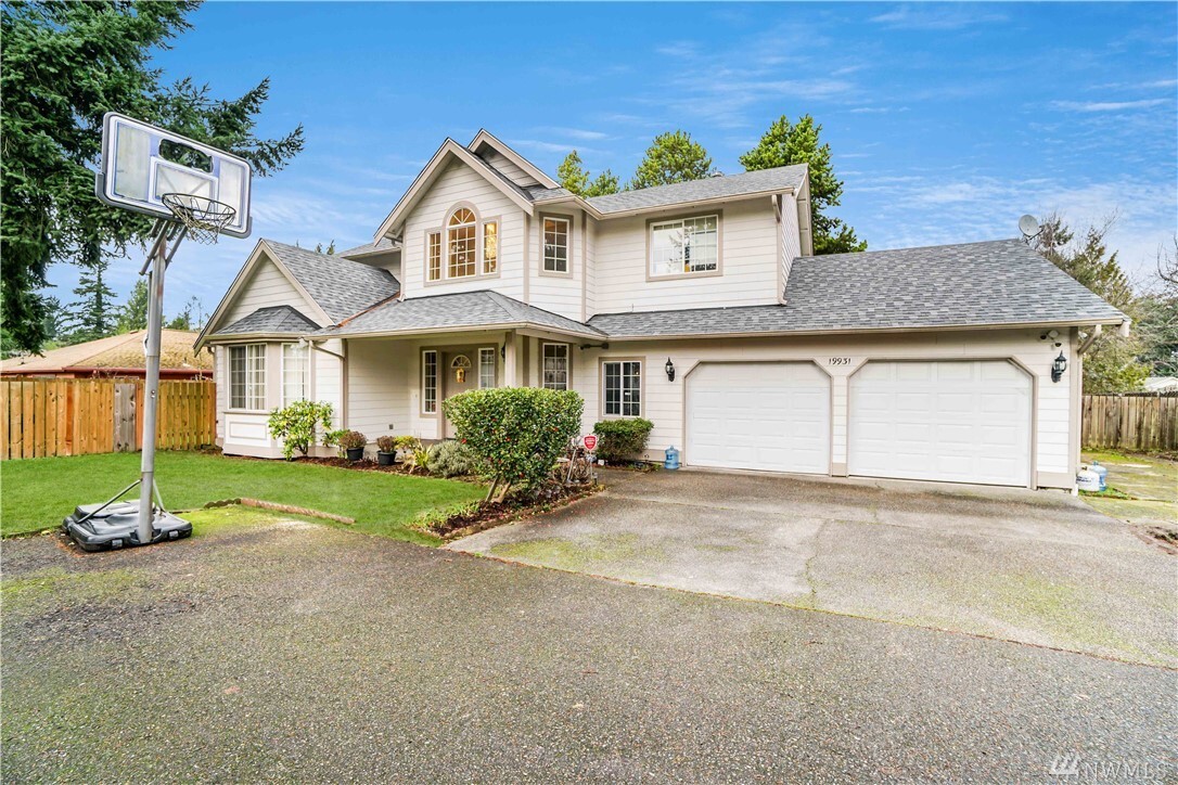 Property Photo: 19931 Military Rd S WA 98188