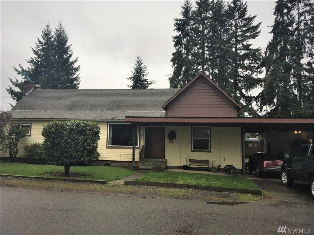 Property Photo:  312  L Street  WA 98531 