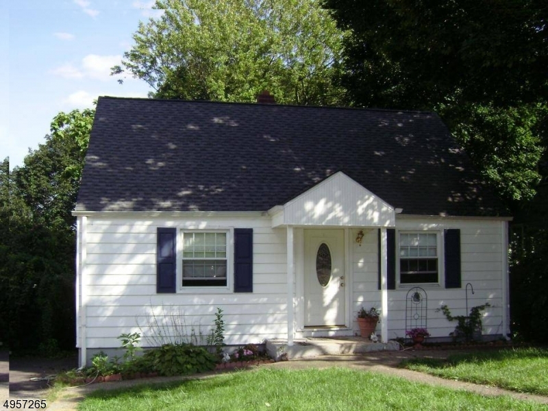 Property Photo:  42 Valley View Rd  NJ 07866 