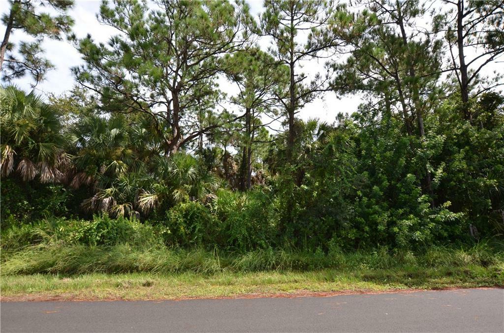 Property Photo:  1556 Glentry Lane  FL 32958 