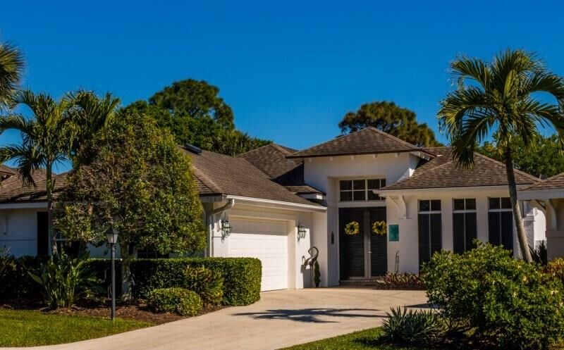 Property Photo: 703 Hampton Woods Lane FL 32962