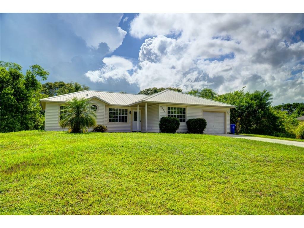 Property Photo: 8835 100th Court FL 32967