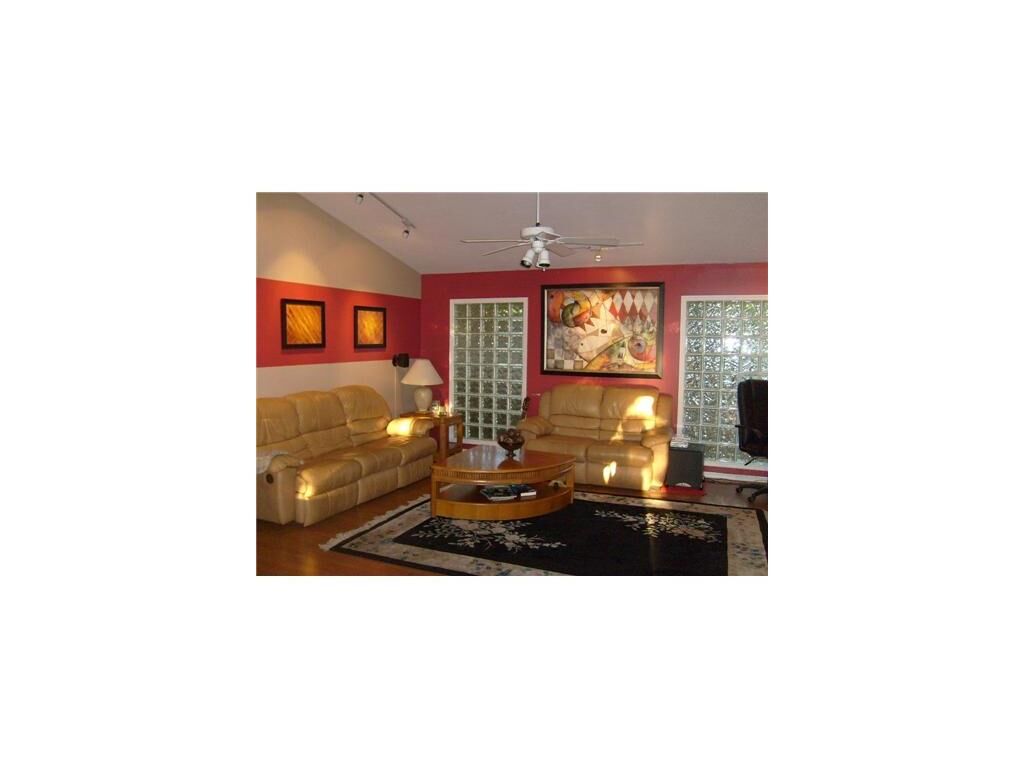 Property Photo:  306 32 Nd Avenue  FL 32968 