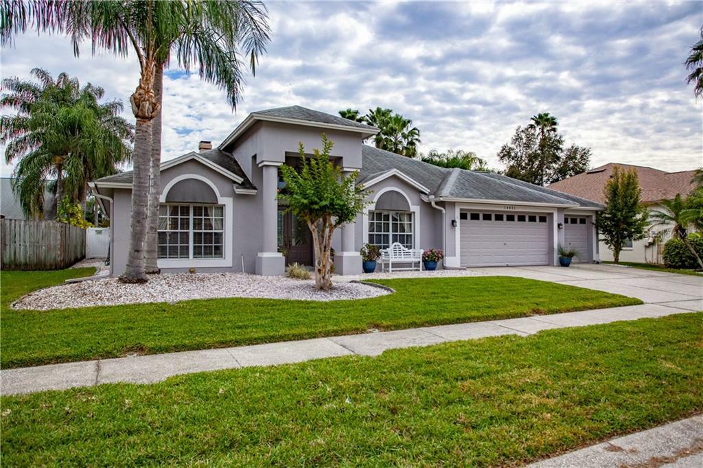 Property Photo: 10021 Colonnade Drive FL 33647