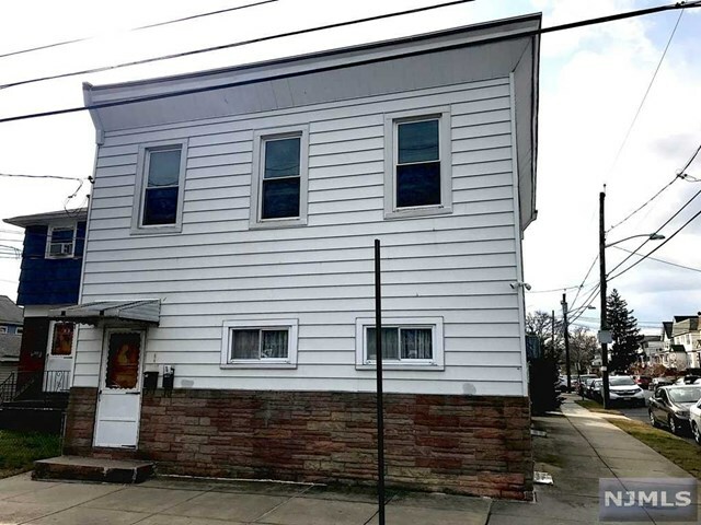 Property Photo:  198 Oakwood Avenue 2  NJ 07032 