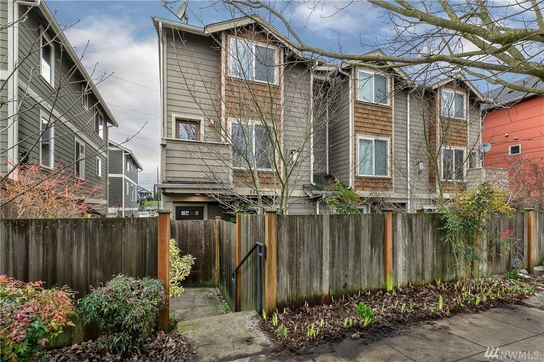 Property Photo:  9233  17th Avenue SW C  WA 98106 