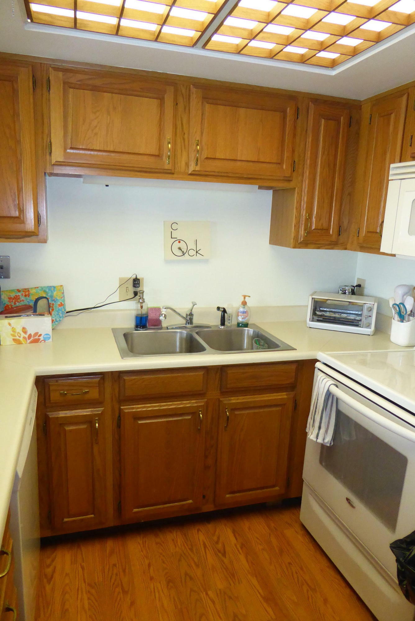 Property Photo: 10330 W Thunderbird Boulevard AZ 85351