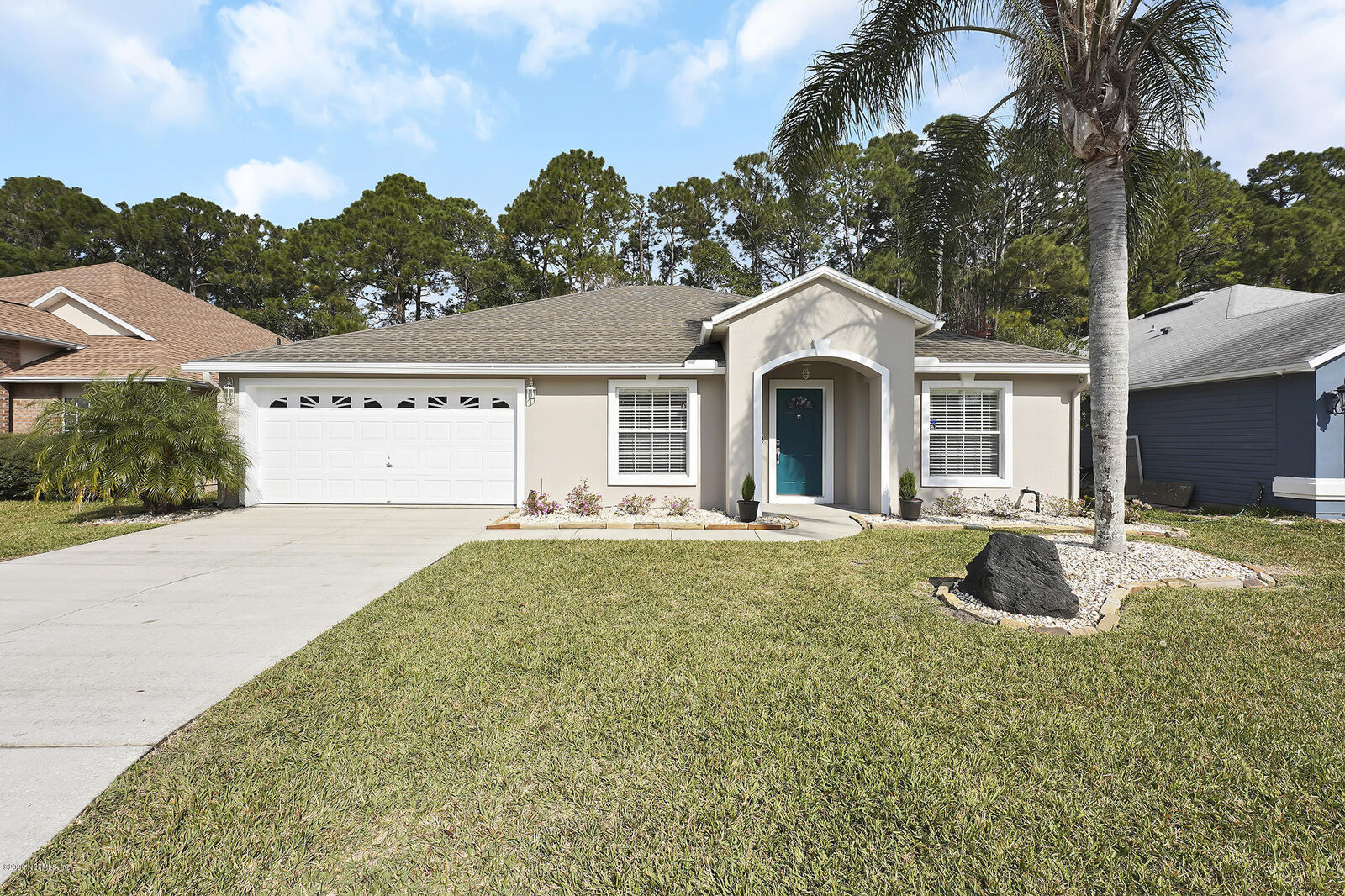 Property Photo: 12881 Chets Creek Drive N FL 32224