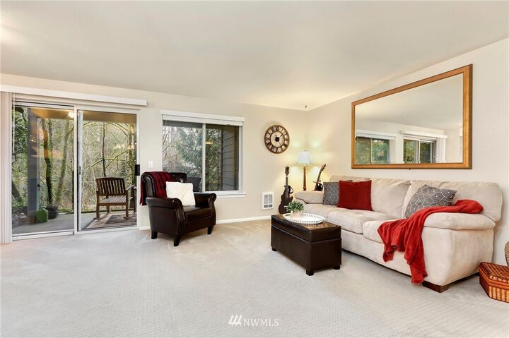 Property Photo: 9824 NE 142nd Place D101 WA 98034