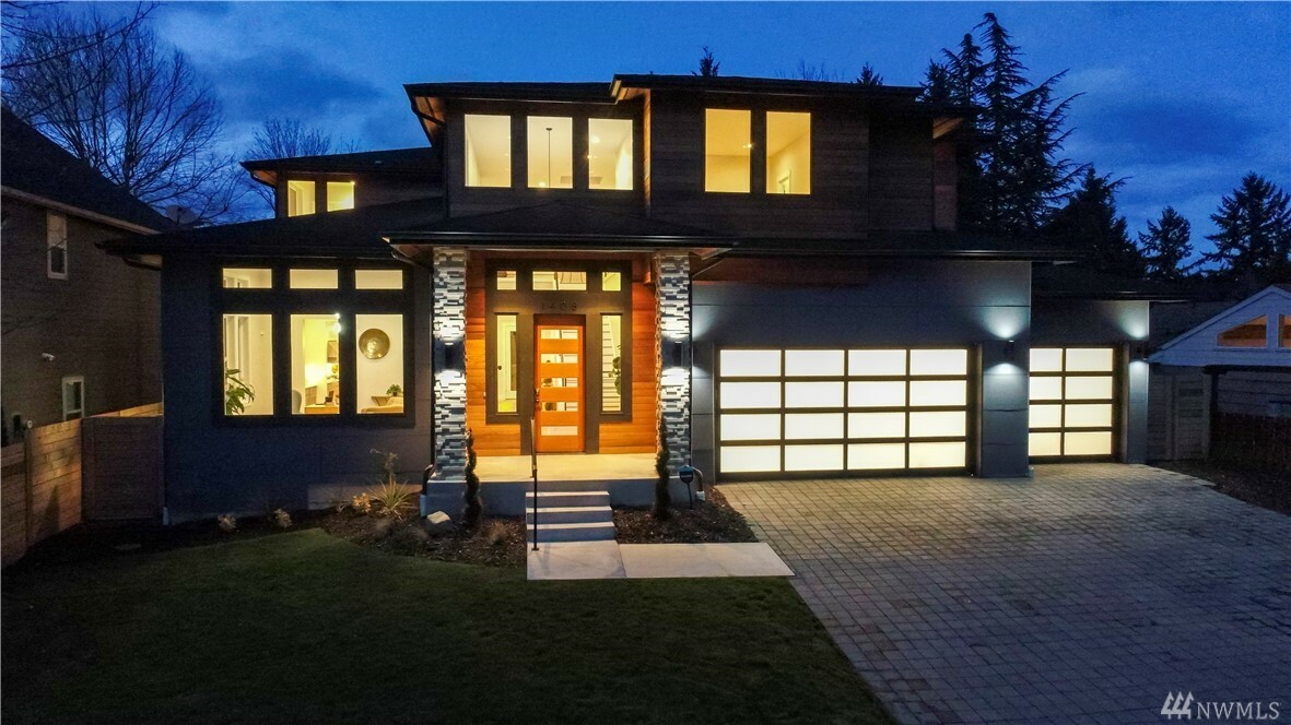 Property Photo: 1408 N 34th St WA 98056