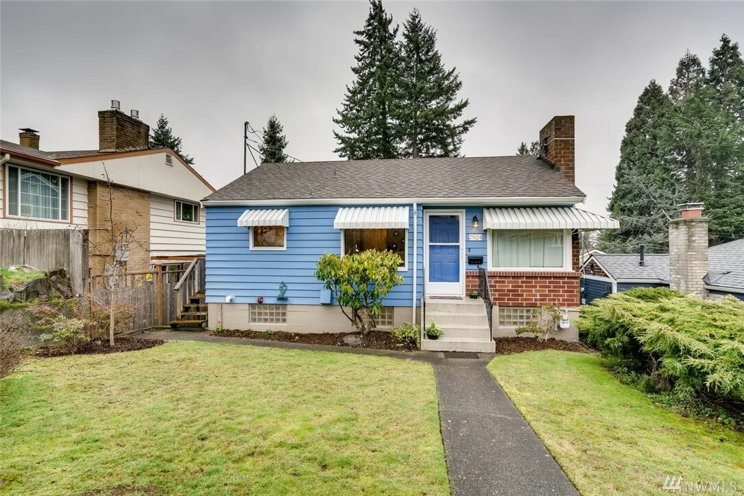 Property Photo:  7924 32nd Ave SW  WA 98126 