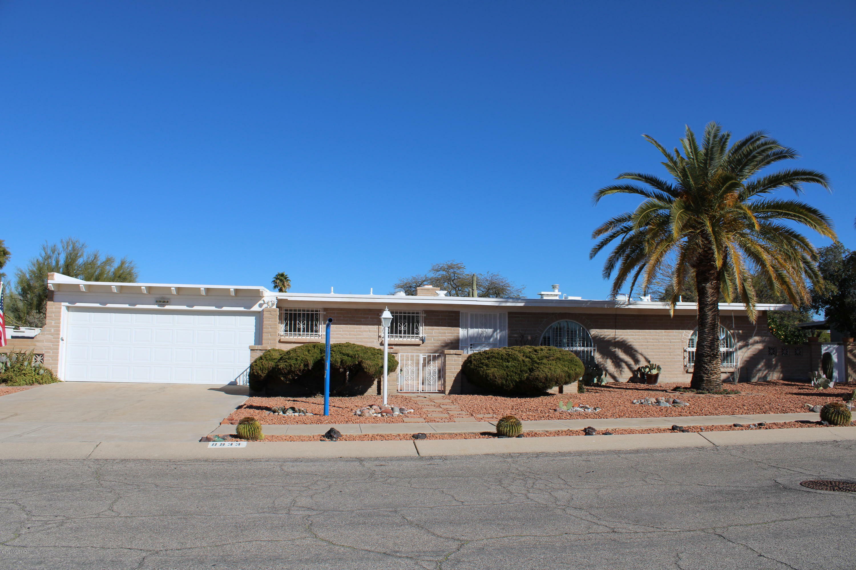 Property Photo: 8933 E Palm Tree Drive AZ 85710