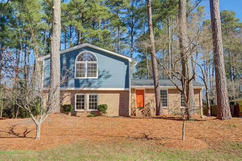 Property Photo: 4566 Mountain Creek Drive NE 30075