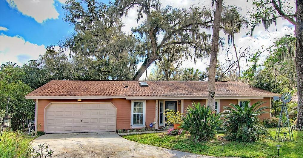 Property Photo: 644 Cypress Lane FL 32708