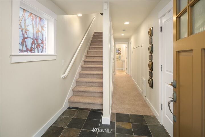 Property Photo:  920 18th Avenue A  WA 98122 