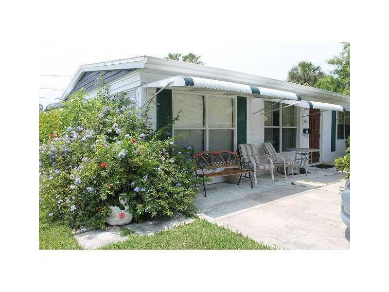 Property Photo:  1631 4th Court  FL 32960 