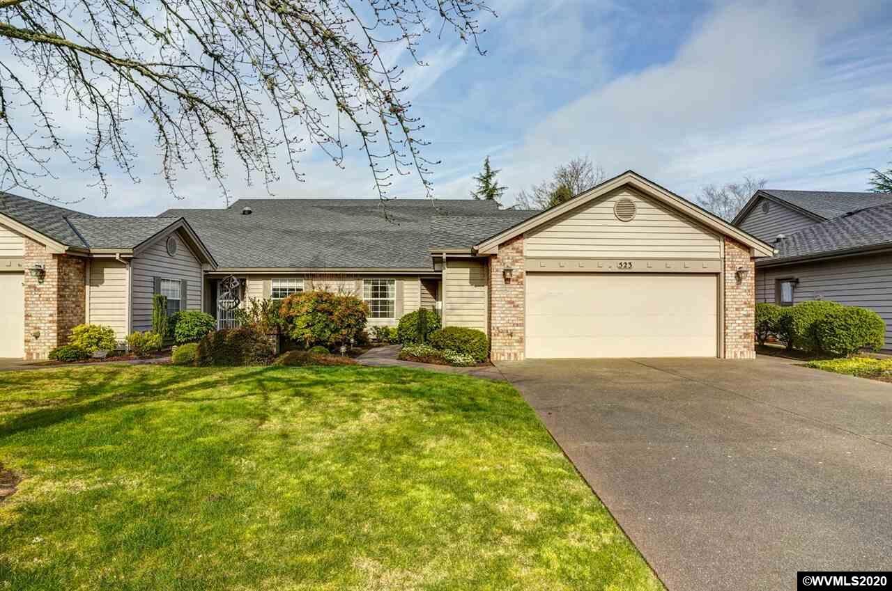 Property Photo: 523 Fountain Ct OR 97303