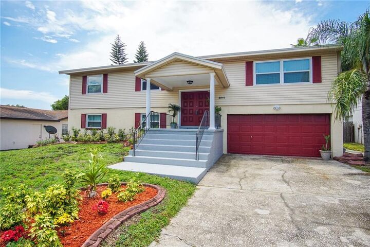 Property Photo: 2014 Derbywood Drive FL 33510